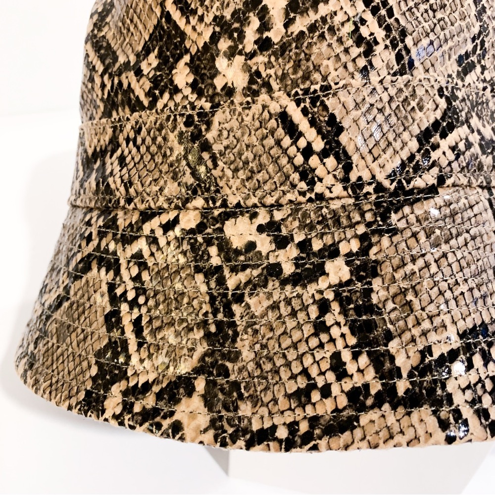 NWT Urban Outfitters Jade Snake Bucket Hat - Picture 6 of 10